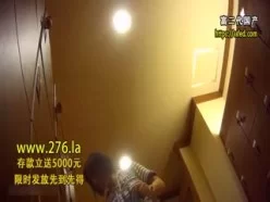 大众洗浴中心女宾换衣间内部春色真实偸拍高颜值短发妹子脱光后身材完全暴露修长大腿翘臀性感阴毛真不错好养眼啊[00:21:36]